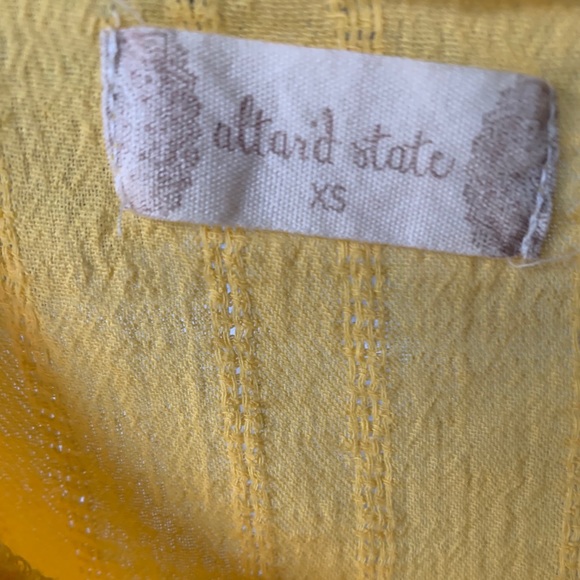 Altar’d state top - Picture 3 of 4